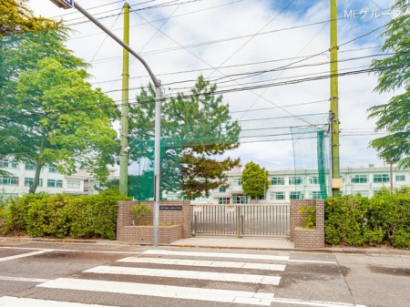 周辺環境 中学校 780m 江戸川区立小岩第三中学校